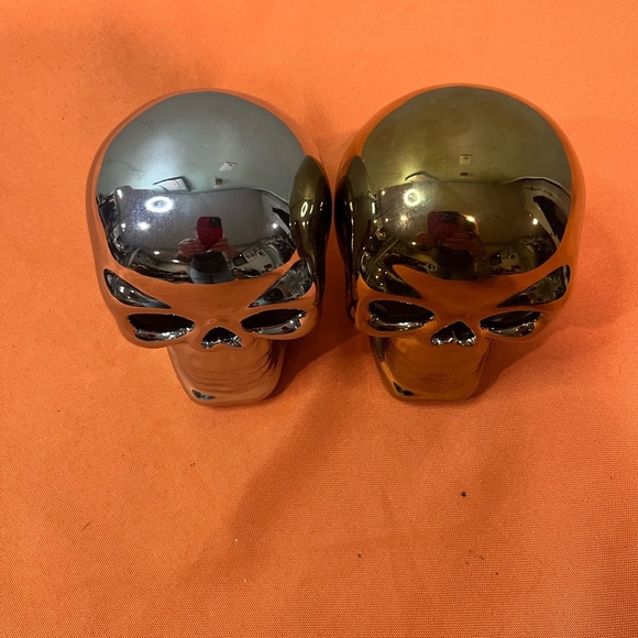 Silver and Gold Skull Decor Set - Picture 5 of 7